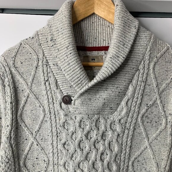 Wind River Heritage Men’s Heavy Cable-Knit Sweater – Medium - Picture 2 of 14